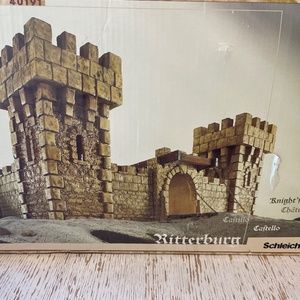 Schleich Knights Castle with 5 Schleich horses and 9 Schleich figures